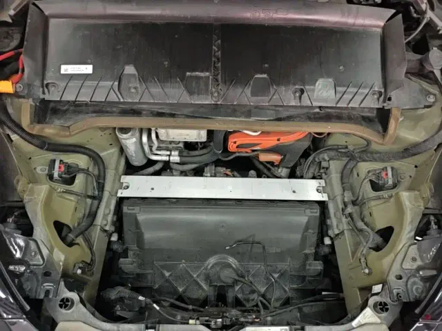 Tesla Model Y — Фото автомобиля 15