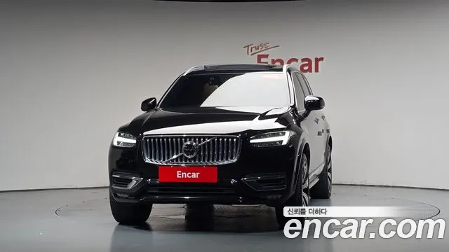 Volvo XC90 — Фото автомобиля 3