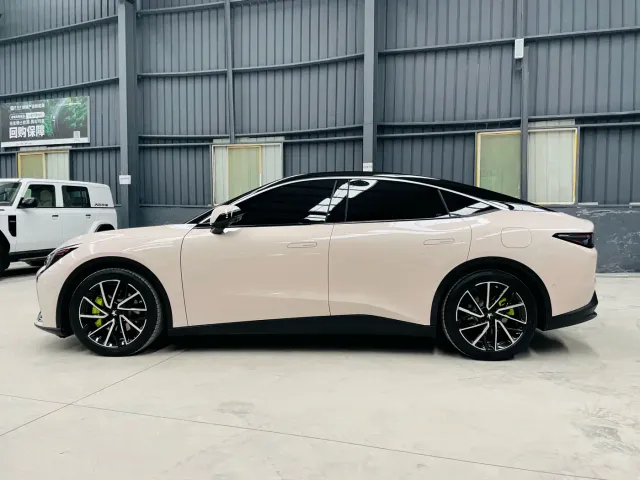 Arcfox Alpha S5 — Фото автомобиля 8