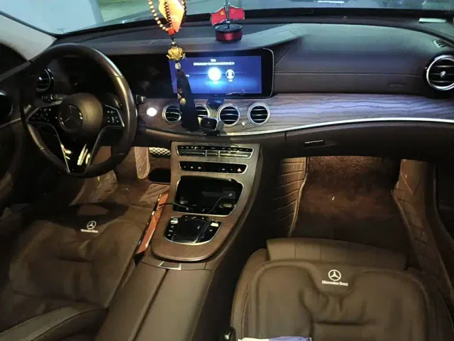 Mercedes-Benz E-Class — Фото автомобиля 12