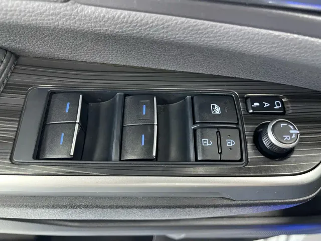 Toyota Sienna — Фото автомобиля 16