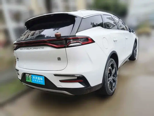 BYD Tang — Фото автомобиля 2