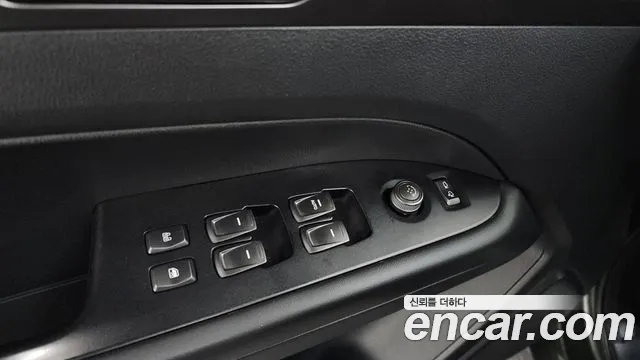 KG_Mobility_Ssangyong Rexton Новый Rexton Sport Khan Дизель 2.2 4WD — Фото автомобиля 26