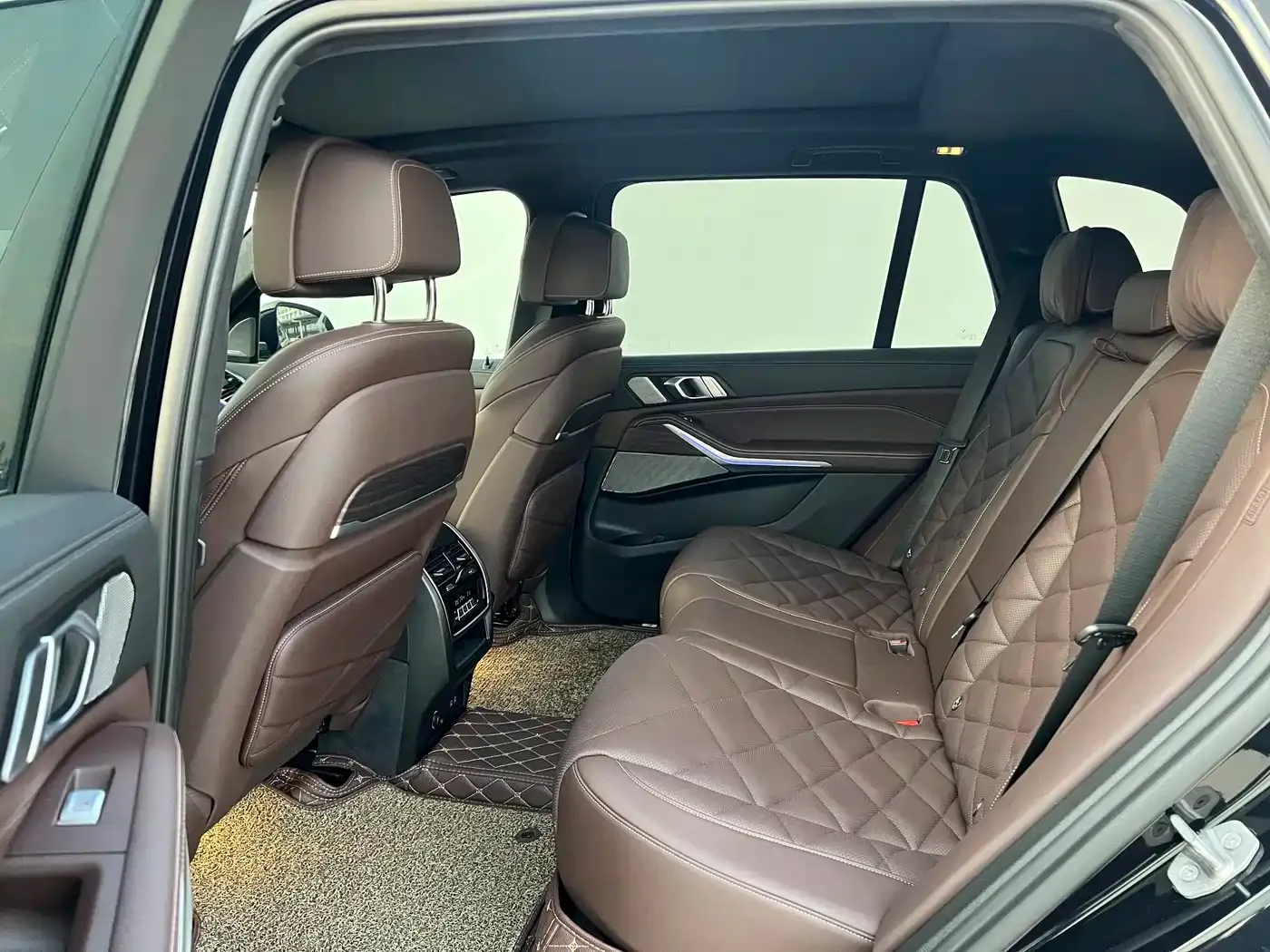 BMW BMW X5 2022 Facelift xDrive 40Li M Sport Package — Фото автомобиля 8