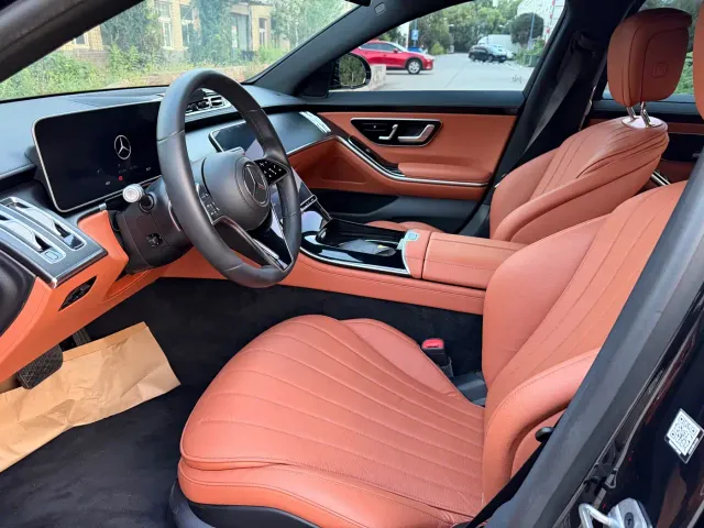 Mercedes-Benz S-Class — Фото автомобиля 4