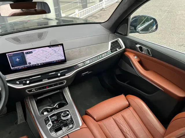 BMW X7 — Фото автомобиля 7