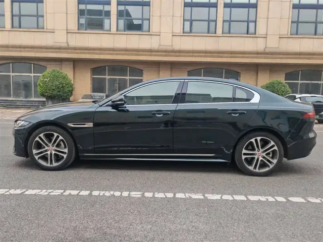 Jaguar XEL — Фото автомобиля 4
