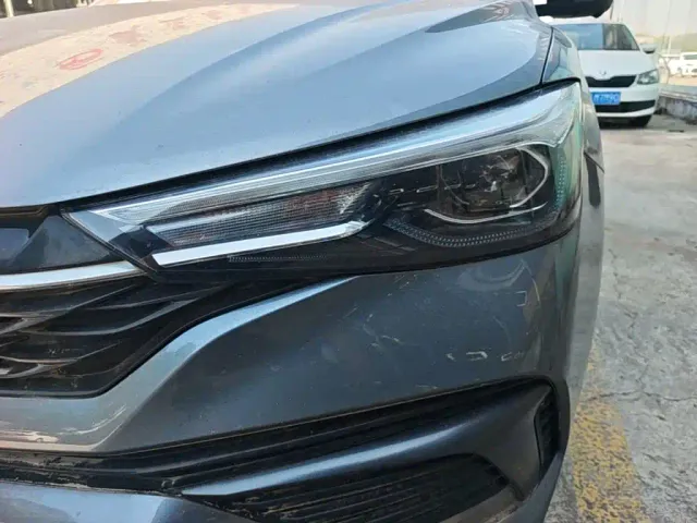 Roewe i5 — Фото автомобиля 23