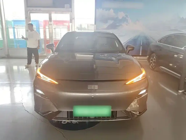 Geely Galaxy E8 — Фото автомобиля 2