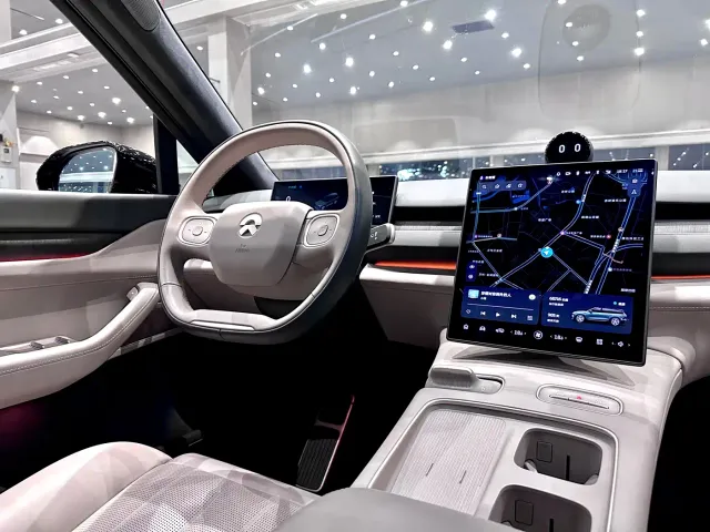 Nio ES8 — Фото автомобиля 16
