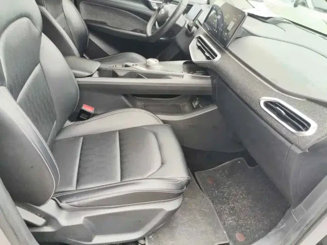 Geely Geometry C — Фото автомобиля 13