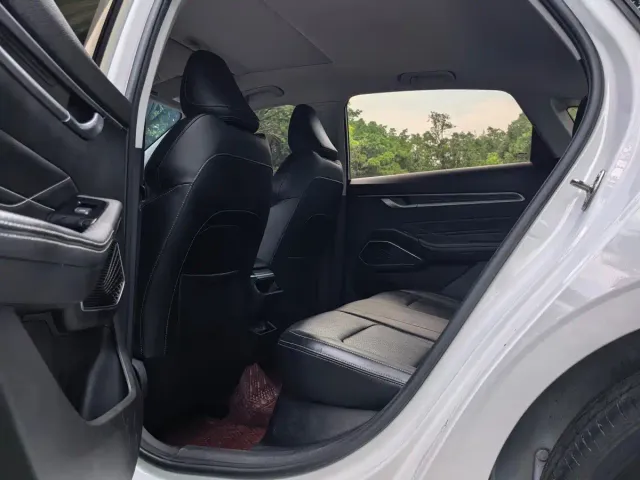 Geely Emgrand — Фото автомобиля 9