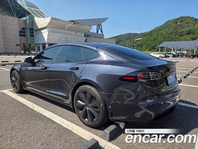 Tesla Model S — Фото автомобиля 2