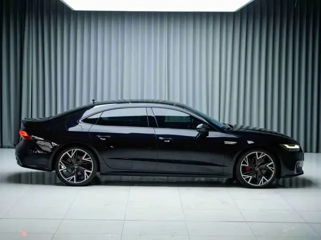 Audi A7L — Фото автомобиля 4