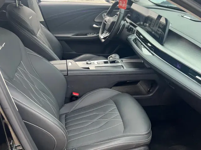 Chery Arrizo 8 2024 High-Performance 2.0T DCT Royal — Фото автомобиля 11