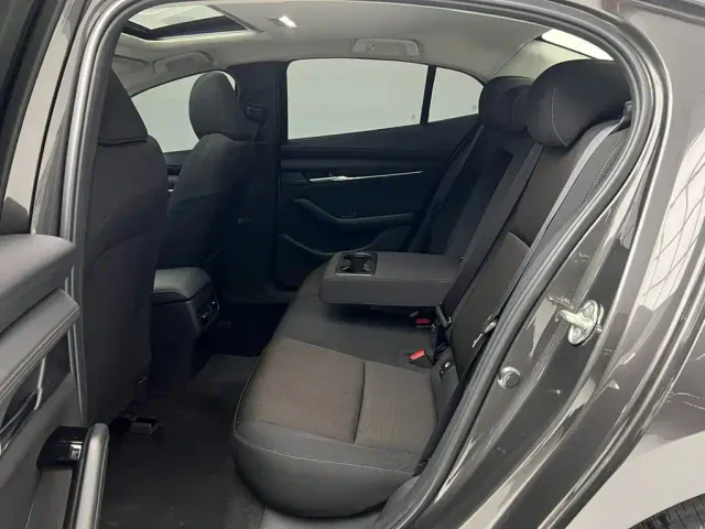 Mazda Axela — Фото автомобиля 16
