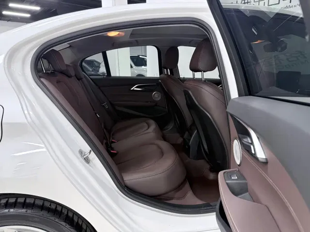 BMW 1 Series — Фото автомобиля 12