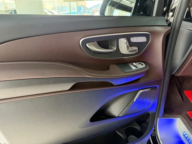 Mercedes-Benz V-Class — Фото автомобиля 24