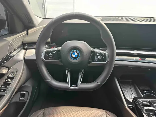 BMW i5 — Фото автомобиля 9