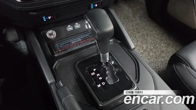 KG_Mobility_Ssangyong Rexton Новый Rexton Sport Khan Дизель 2.2 4WD — Фото автомобиля 8