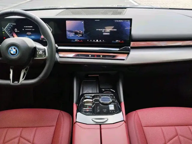 BMW i5 — Фото автомобиля 8