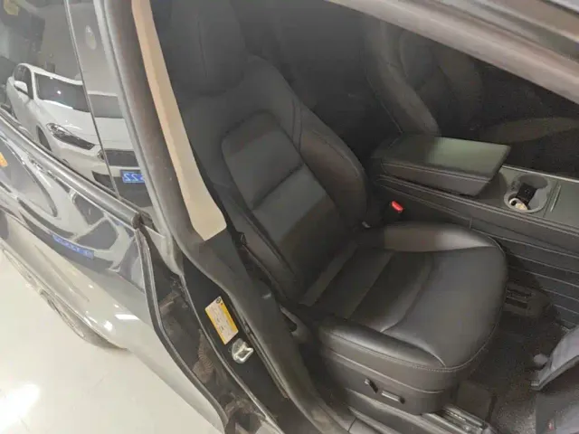 Tesla Model Y — Фото автомобиля 24