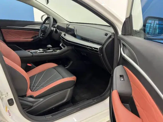 Changan Eado — Фото автомобиля 11