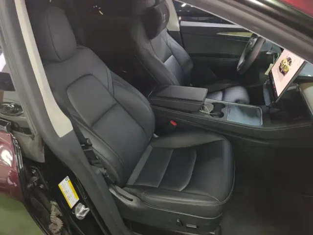 Tesla Model Y — Фото автомобиля 24