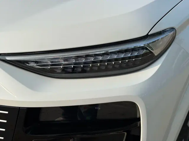 Audi Q6L e-tron — Фото автомобиля 18