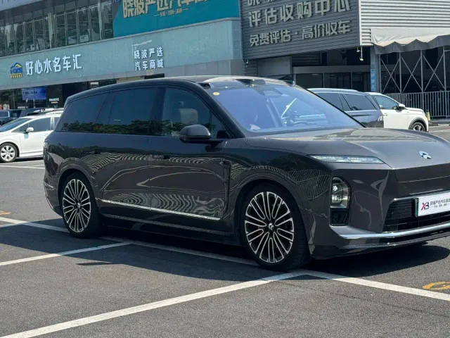 Nio ES8 — Фото автомобиля 4