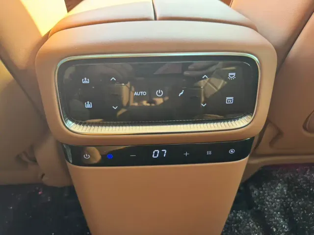 Voyah Auto VOYAH Taisan 2026 Model Base — Фото автомобиля 12
