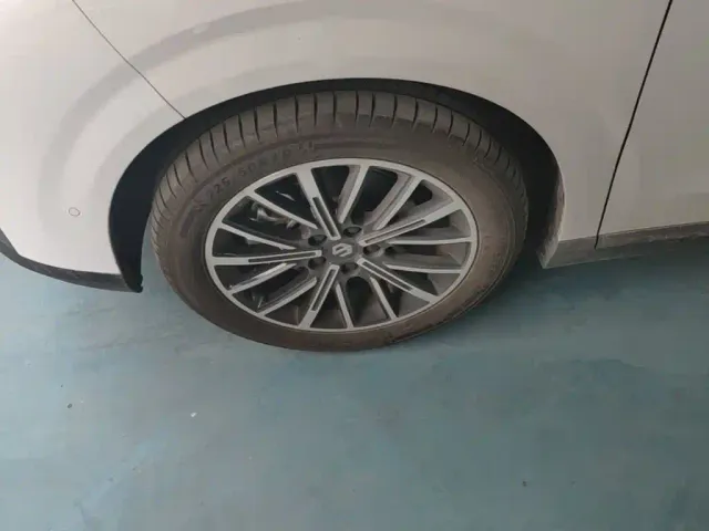 Leapmotor B10 — Фото автомобиля 22