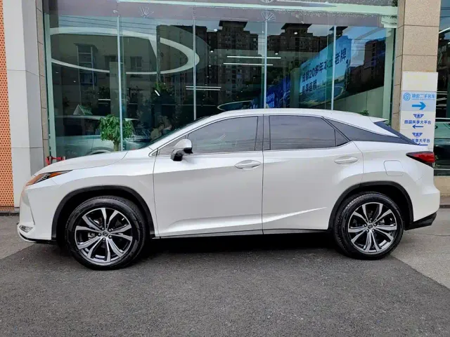 Lexus RX — Фото автомобиля 3
