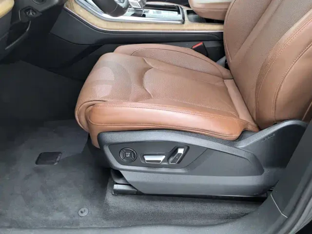 Audi Q7 — Фото автомобиля 20