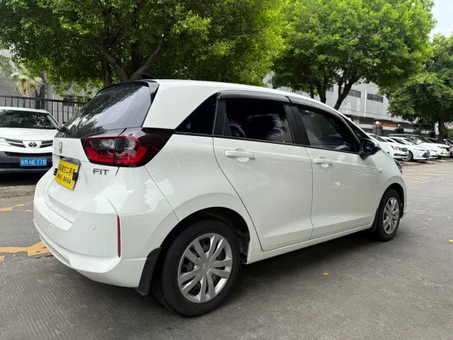 Honda Fit — Фото автомобиля 11