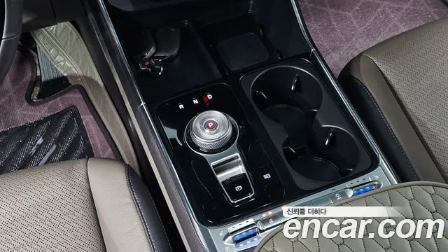 Kia Carnival — Фото автомобиля 9
