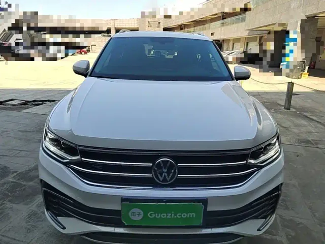 Volkswagen Tiguan L — Фото автомобиля 2