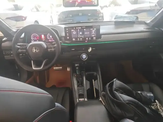 Honda Accord — Фото автомобиля 9