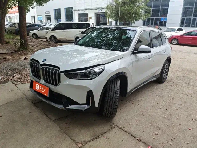 Фотография автомобиля — BMW X1