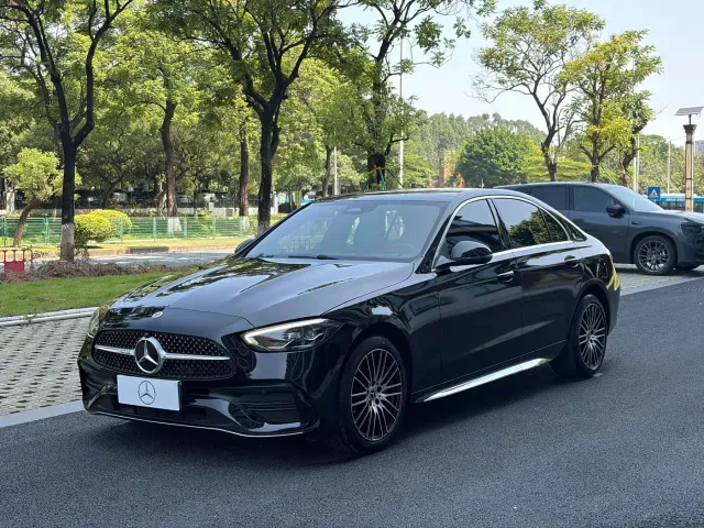 Фотография автомобиля — Mercedes-Benz C-Class