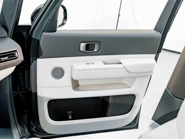 Li Auto MEGA — Фото автомобиля 15