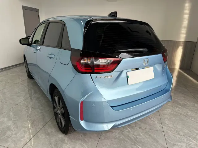 Honda Fit — Фото автомобиля 4