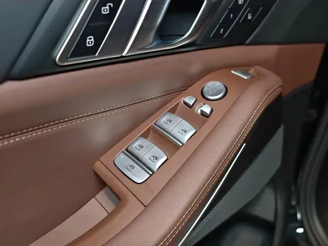 BMW X7 — Фото автомобиля 15