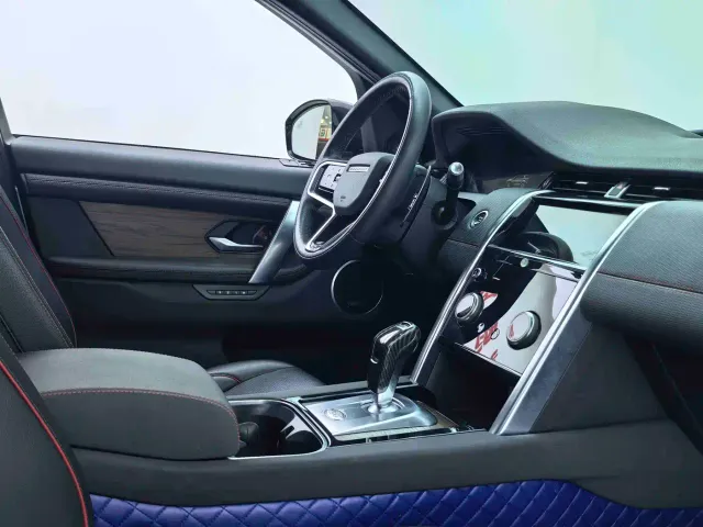 Land Rover Discovery Sport — Фото автомобиля 13