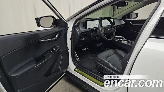 Kia EV6 — Фото автомобиля 15