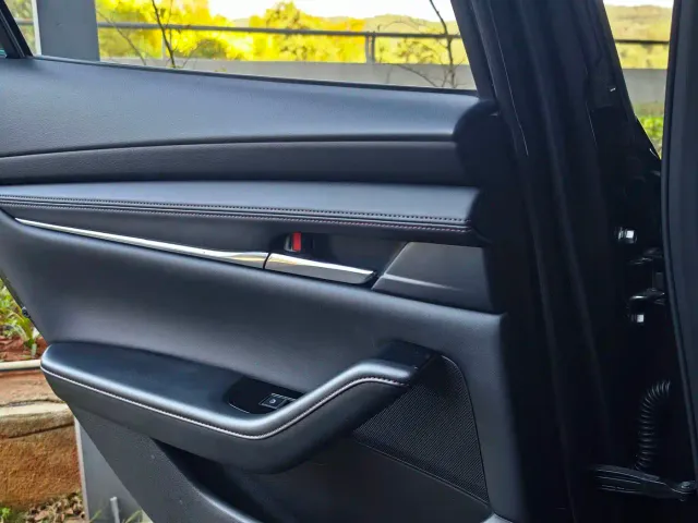 Mazda Axela — Фото автомобиля 9