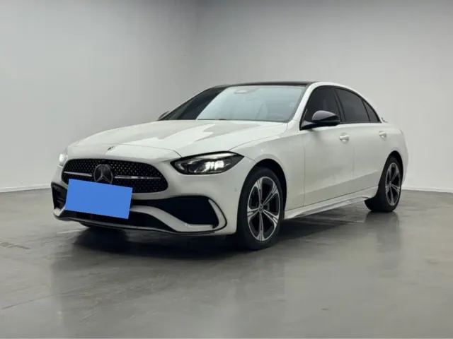 Фотография автомобиля — Mercedes-Benz C-Class