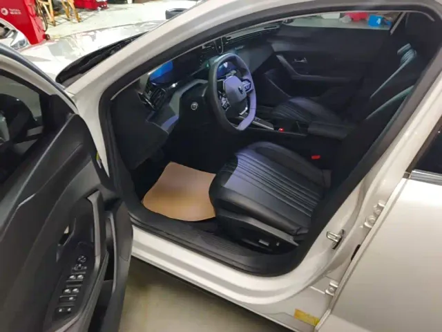 Peugeot 408X — Фото автомобиля 15
