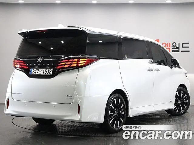 Toyota Alphard — Фото автомобиля 4