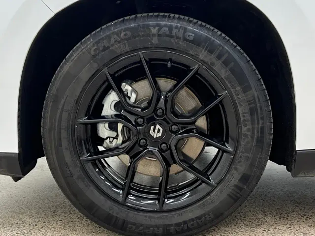 Leapmotor C10 — Фото автомобиля 10